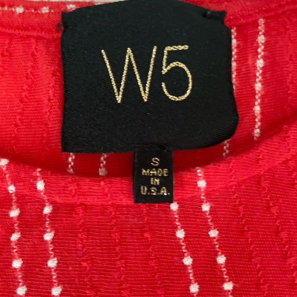 W5 fun red and white top with cute tie at the bottom - Picture 4 of 4
